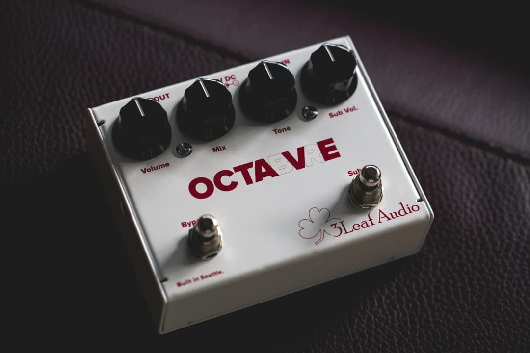 Octabvre Guitar Pedal By 3Leaf Audio