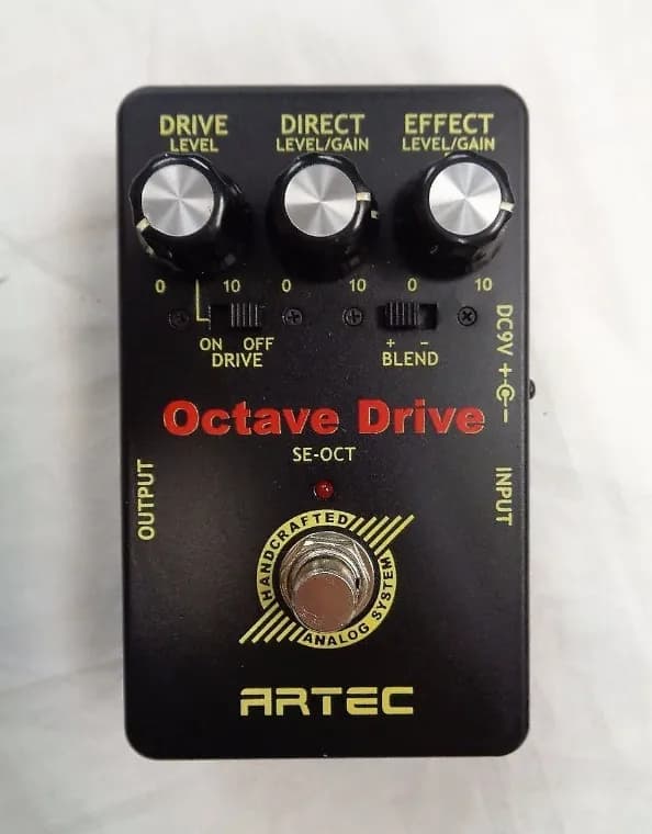 SE-OCT Guitar Pedal By Artec